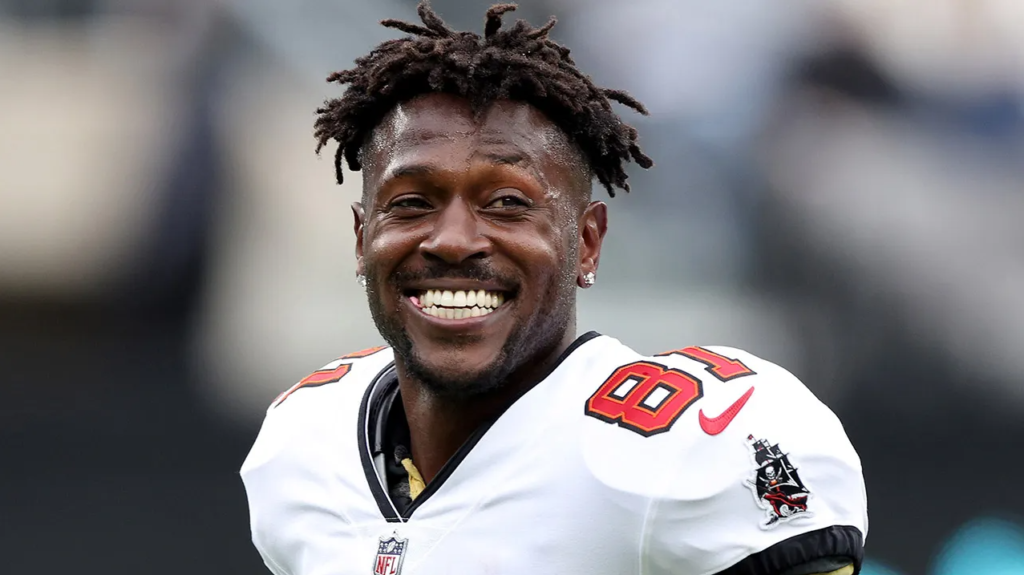 Antonio Brown, wide receiver for the Tampa Bay Buccaneers, prepares for the game against the New York Jets at MetLife Stadium on January 2, 2022, in East Rutherford, New Jersey. (Photo credit: Elsa/Getty Images)
